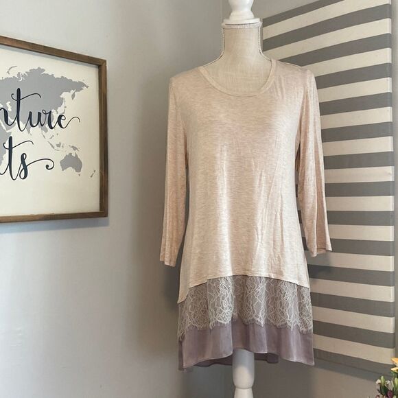 LOGO by Lori Goldstein Cream Knit Layered Opaque Lace Hem Tunic Blouse Sz Medium - Picture 1 of 7